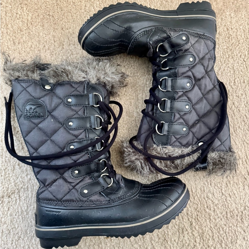 Sorel Women's Tofino II Black and Gray Winter Boots